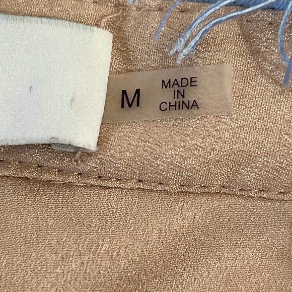 DO+BE EYELASH LACE OVERLAY CUTOUT OPEN BACK HALTER ROMPER SKY BLUE MEDIUM EUC - Picture 13 of 13